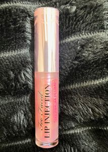 Too Faced Lip Injection Maximum Plump