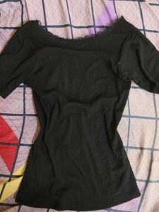 Chic Black Lace Trim T-Shirt