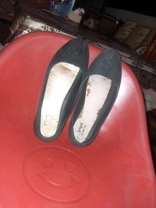 Black Rubber Flat Bellies