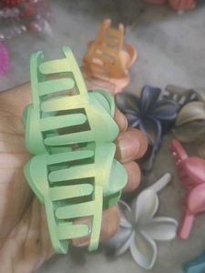 Set of 8 Flower Hair Claw Clips