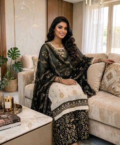 Elegant Embroidered Kurti