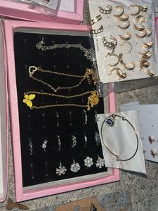 Cute Designer Earrings Set
