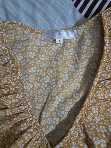 Chic Floral Ruched Crop Top