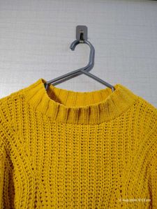 Chic Yellow Knit Sweater