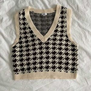 Houndstooth Knit Sweater Vest