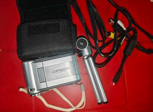 Wespro Digital Camera with Tripod