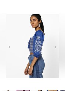 ONLYSlim Fit woven Crop Top with Embroidery