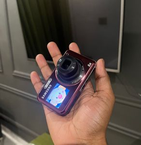 Samsung Digital Camera 5x Optical Zoom glossy pink