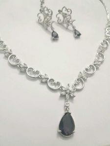Elegant Necklace and Earring Set