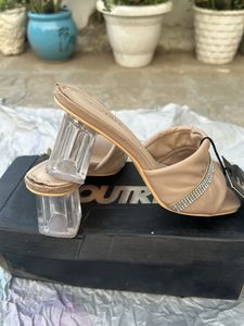 OUTRYT Embellished Heeled Sandals