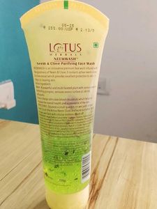 Lotus Herbals Neem &amp; Clove Face Wash