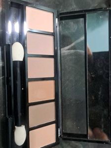 Miss Claire Eyeshadow Palette