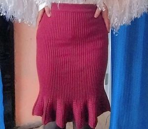 💗Burgundy Ruffle Hem Skirt💗