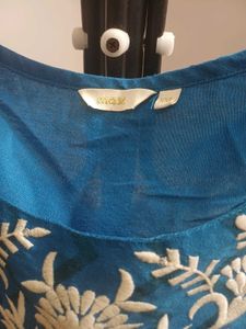 Elegant Blue Kurta with Intricate Embroidery