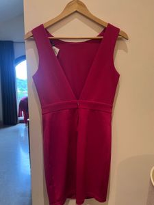 Chic Pink Sleeveless Sheath Dress