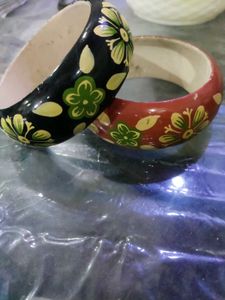 Painted wooden bangle + With Gift 🎁