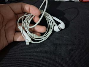 Apple EarPods with Lightning Connector