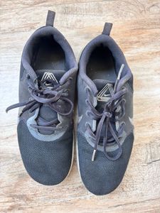 NIKE Unisex Black Running Shoes