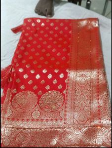 🔥zari wark heavy 💕Red Banarasi Silk Saree🔥