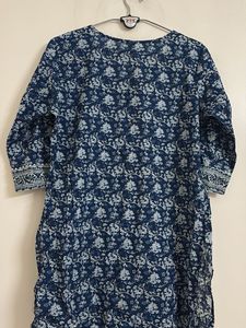 Stylish Blue Floral Print Kurta size will be L