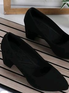Classic Black Block Heel Pumps👠✨️