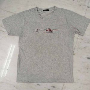 Gray Graphic T-Shirt - Vintage Jeans Wear