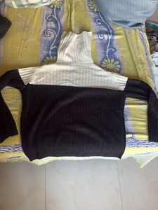 Stylish Color Block Turtleneck Sweater