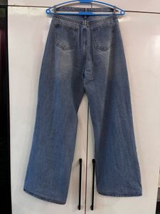 Stylish Ripped Wide-Leg Jeans