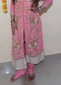 Beautiful Pink Embroidered Kurta Set