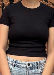 Black Fitted Crop Baby Tee -