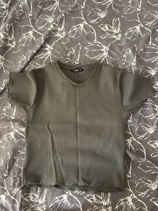Ribbed Lettuce Trim Top