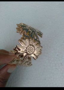 Charming Daisy Flower Bracelet