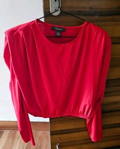 Chic Red Cropped Top