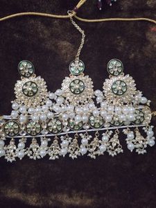 Stunning Pearl &amp; Kundan Jewellery Set