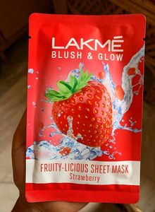 2 Lakme Blush Glow Strawberry Blast Sheet Mask