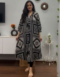 Stylish Black & White Printed Kurta (XXL)
