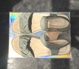 Stylish Ruched Strap Sandals
