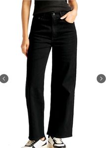 Black Levi's Jeans