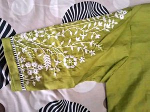 Embroidered Kurta And Bottom Set