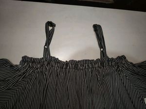 off shoulder top (Price Negotiable )