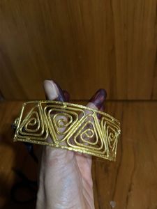 Exquisite Gold Tone Choker Necklace