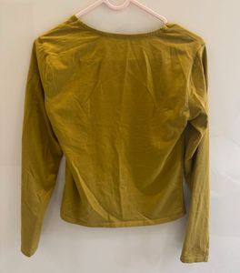 PRICE DROP Mustard full sleeve top