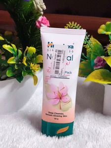 Himalaya Natural Glow Kesar Face Pack 50g