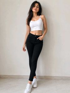 brand new ( never wore) black pant