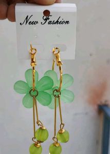 Charming Green Flower Dangle Earrings