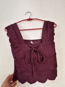 Chic Scalloped Crop Top