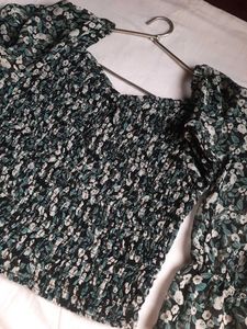 Cropped floral top🦚
