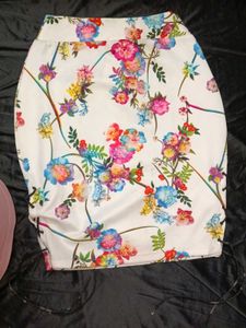 Floral Print Ruched Pencil Skirt