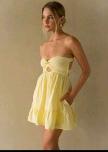Price🔽Vintage Tie Up Strapless Frock 🎀
