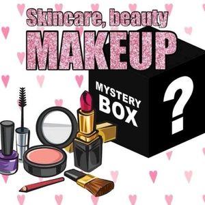 🌸🥰DREAMY MYSTERY MAKEUP VAULT🥰🌸